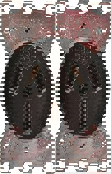 Straight Blade Single Receptacle: NEMA 10-50R, 50 Amps, Ungrounded